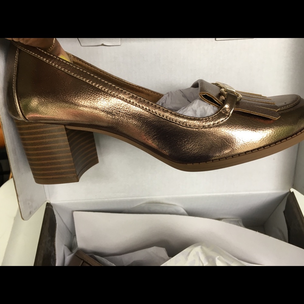 Giani Bernini Seraa memory foam shoes. New in box. - Picture 4 of 6